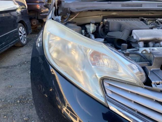 R Headlight