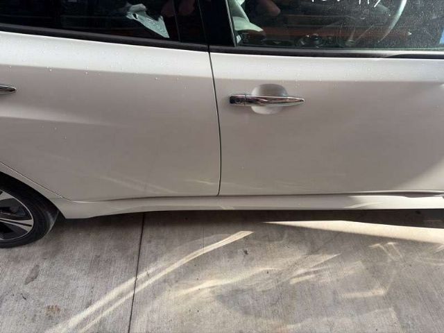 R Side Skirt