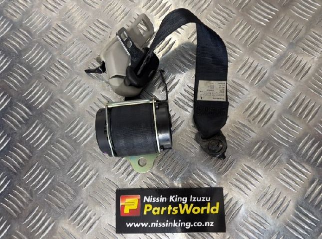 Lr Rear Seat Belt