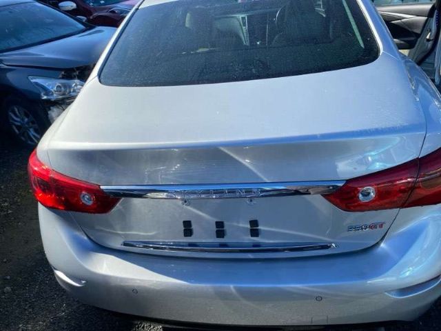 Boot Lid Centre Garnish
