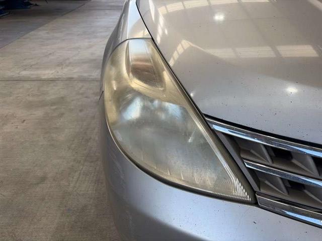 R Headlight
