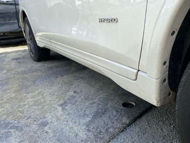 R Side Skirt