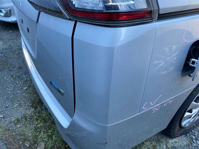 R Tail Light Filler Panel