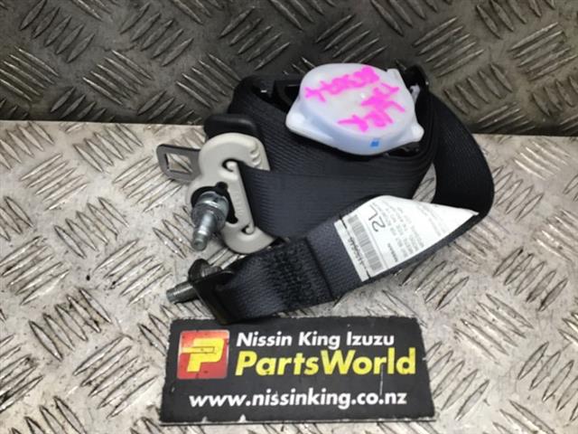 Lr Rear Seat Belt
