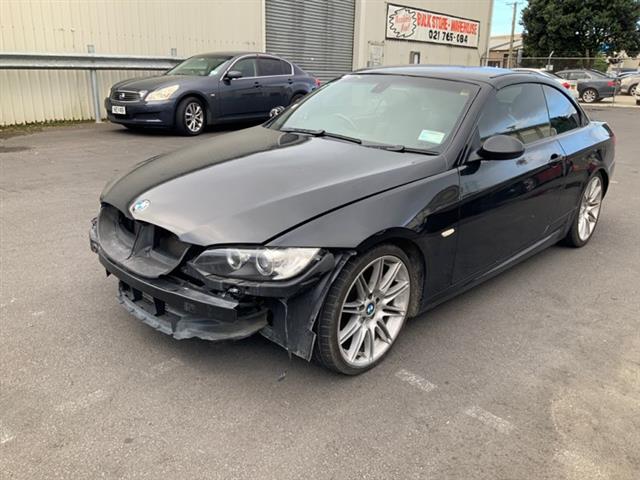 BMW 3 Series E90 - 330i