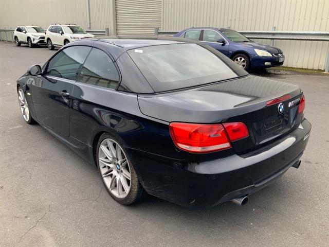 BMW 3 Series E90 - 330i