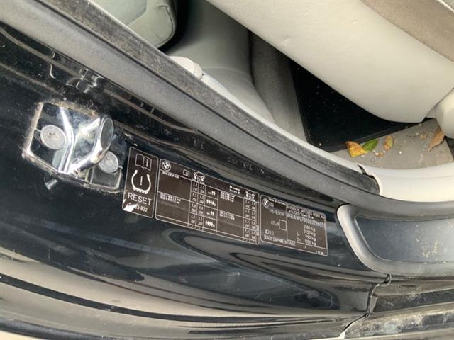 BMW 3 Series E90 - 330i