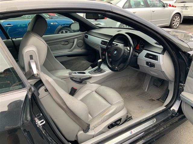 BMW 3 Series E90 - 330i