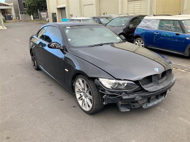 BMW 3 Series E90 - 330i