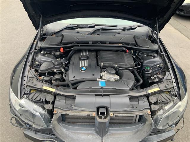 BMW 3 Series E90 - 330i