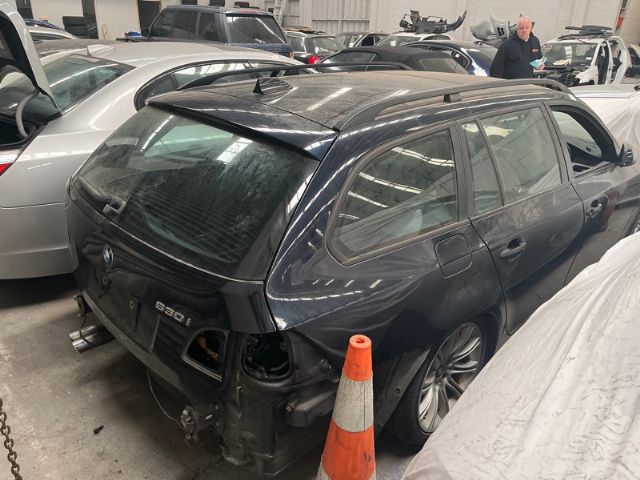 BMW 5 Series E39 - 528i