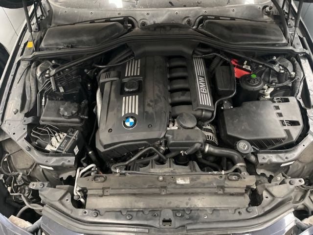 BMW 5 Series E39 - 528i