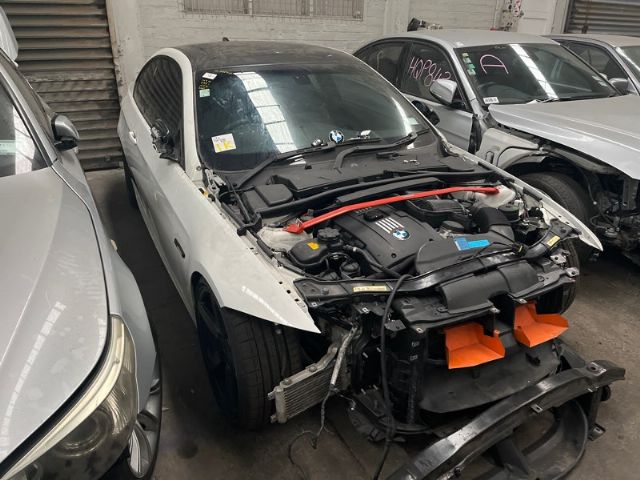 BMW 3 Series E90 - 330i