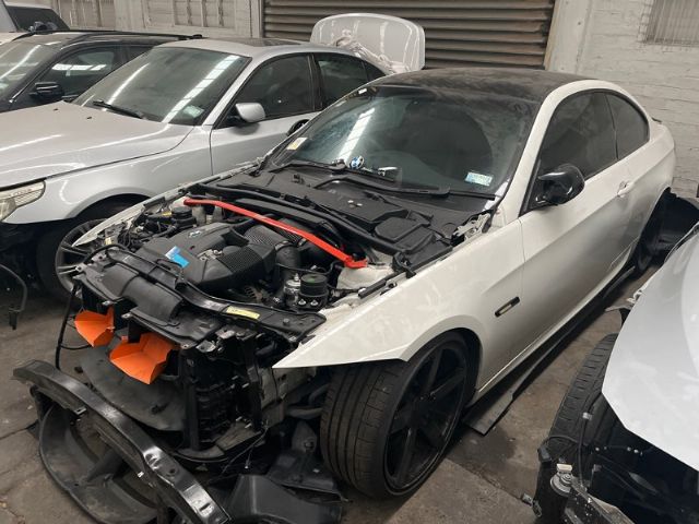 BMW 3 Series E90 - 330i