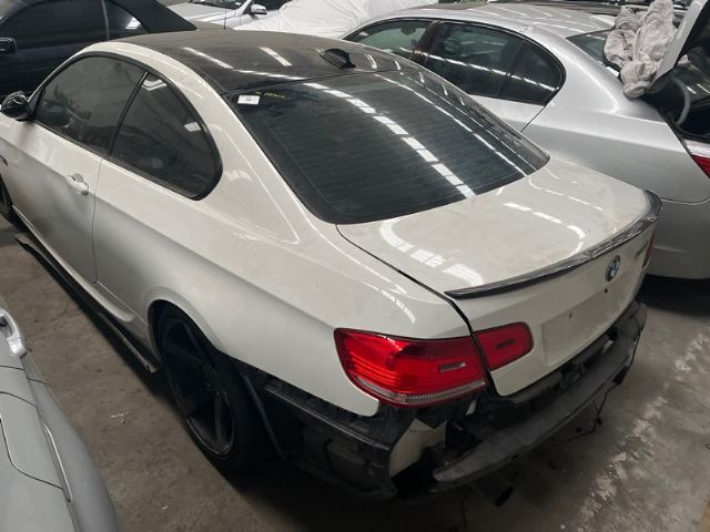 BMW 3 Series E90 - 330i