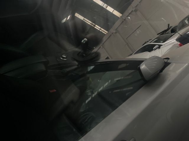 BMW 3 Series E90 - 330i