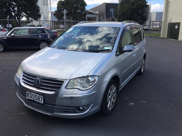 Volkswagen Touran - 1st Gen 2003-2015