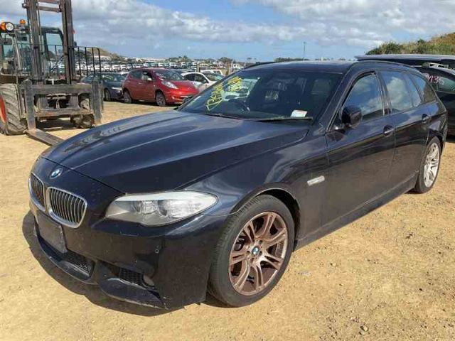 BMW 5 Series E39 - 523i