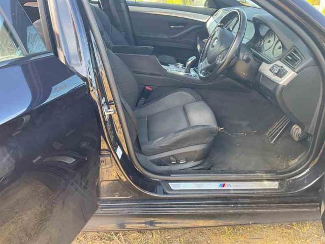 BMW 5 Series E39 - 523i