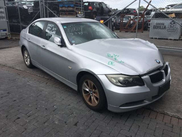 BMW 3 Series E90 - 323