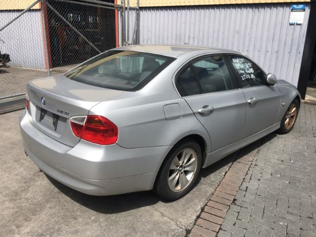 BMW 3 Series E90 - 323