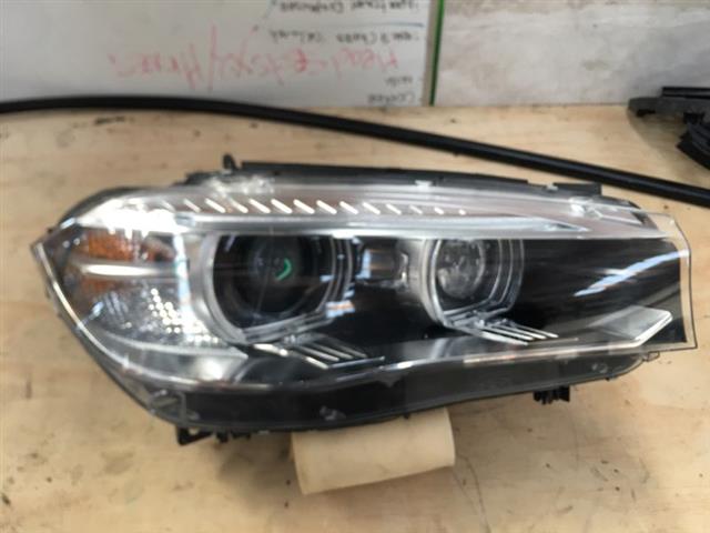 R Headlight