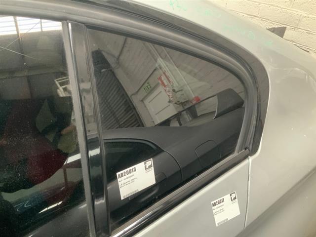Lr Quarter Glass