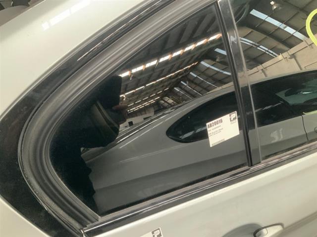 Rr Quarter Glass