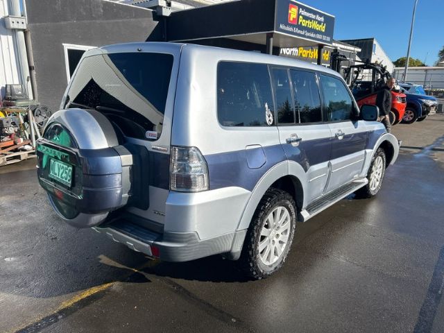 Mitsubishi Pajero - V98W 2006-2017