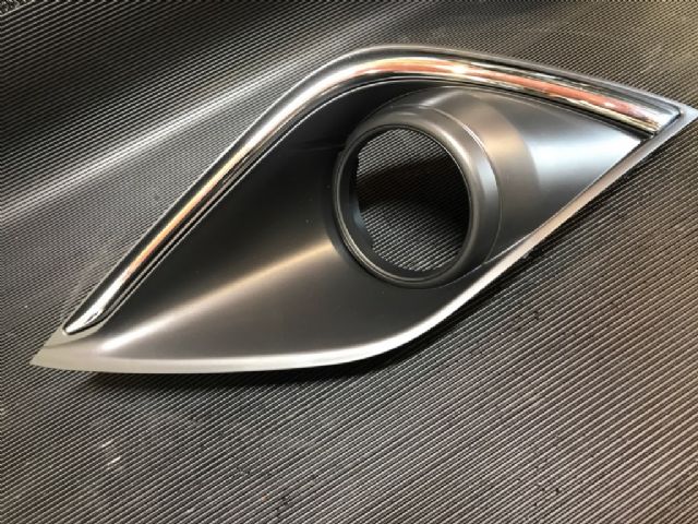 L Spotlight Bezel
