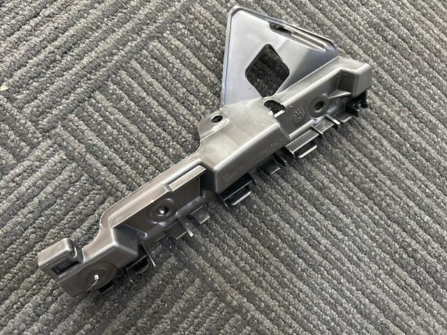 Lf Bumper Retainer