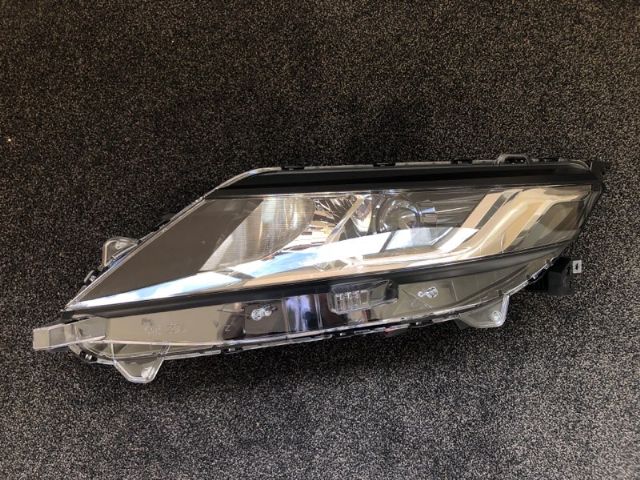 L Headlight (halogen)
