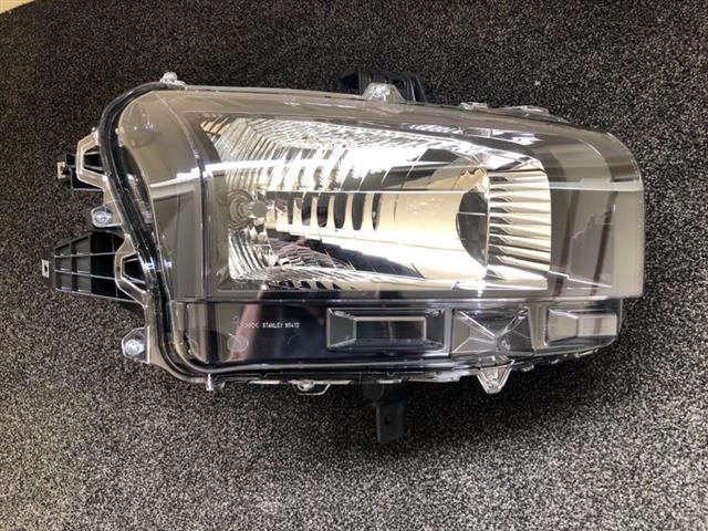 R Headlight
