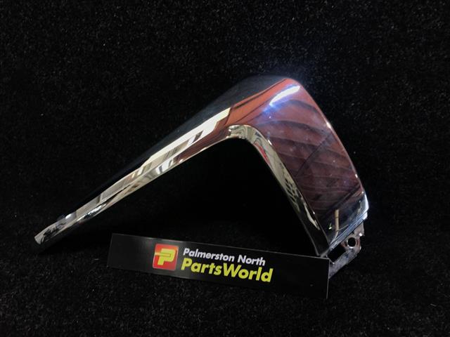 Rh Front Bumper Garnish Centre