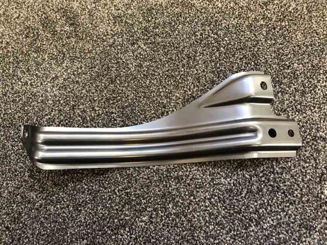 Lf Bumper Stay Lower