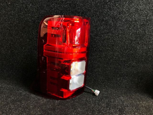 L Tail Light (halogen)