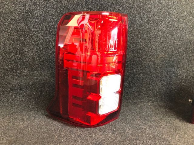 L Tail Light (halogen)