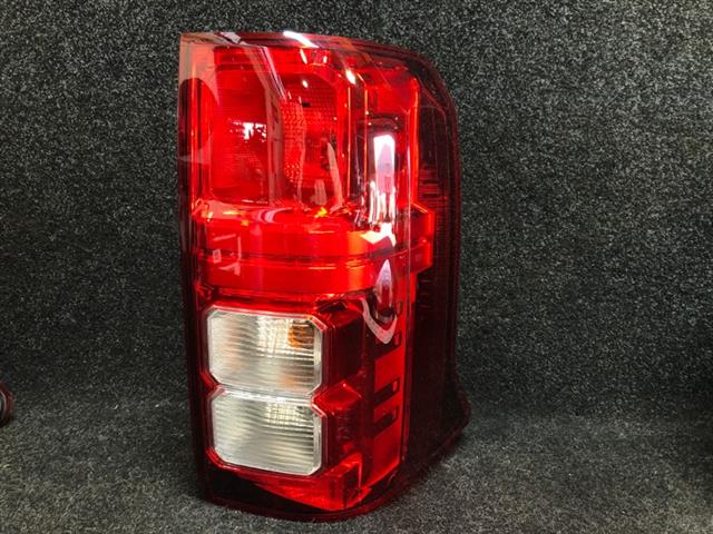 R Tail Light (halogen)