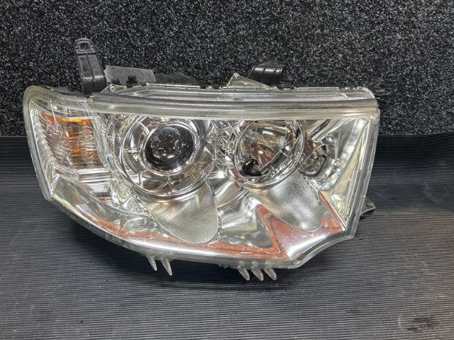 R Headlight (halogen)