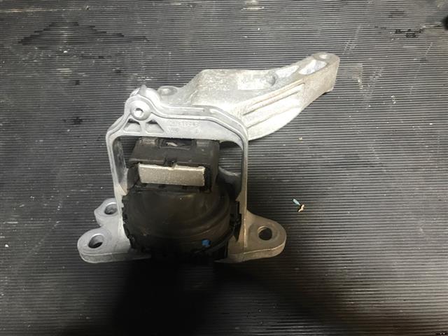 Right Engine Mount
