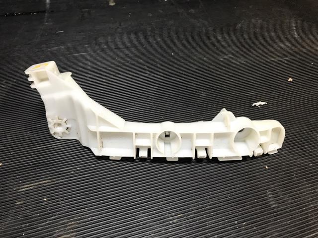 Lf Bumper Retainer