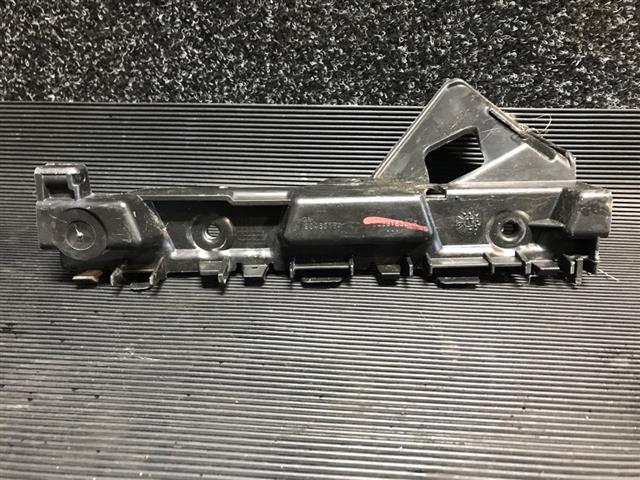 Lf Bumper Retainer
