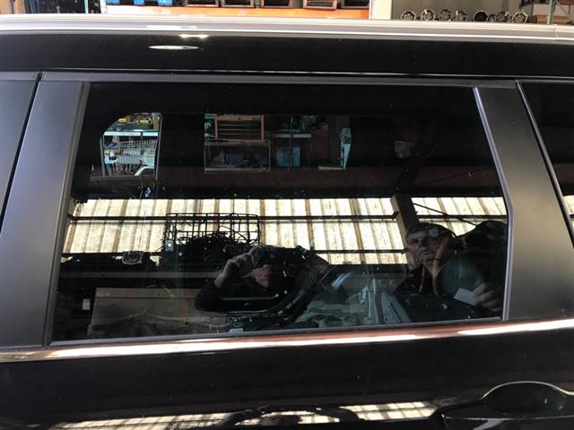 Lr Door Glass