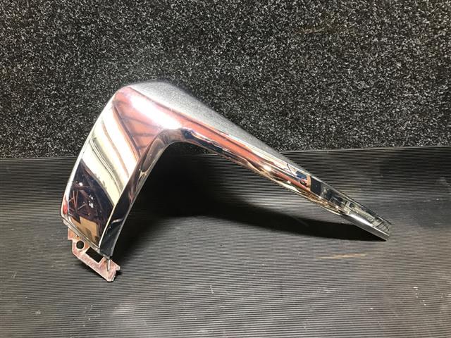Lh Front Bumper Garnish Centre