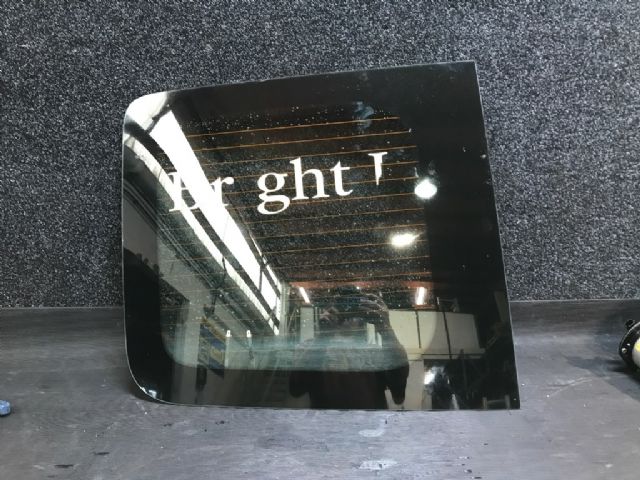 L Tailgate Glass