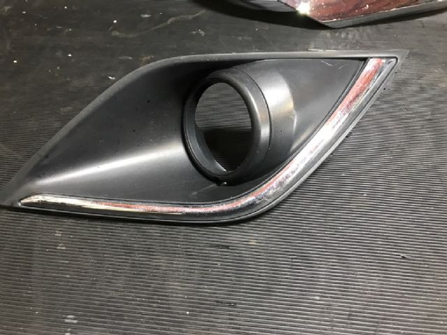 R Spotlight Bezel