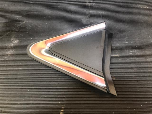 L "c" Pillar Moulding
