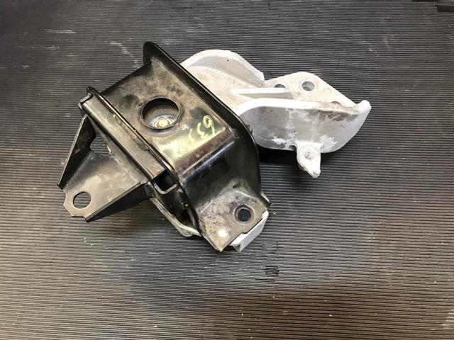 Right Engine Mount