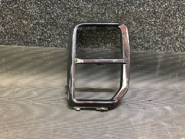 R Spotlight Bezel