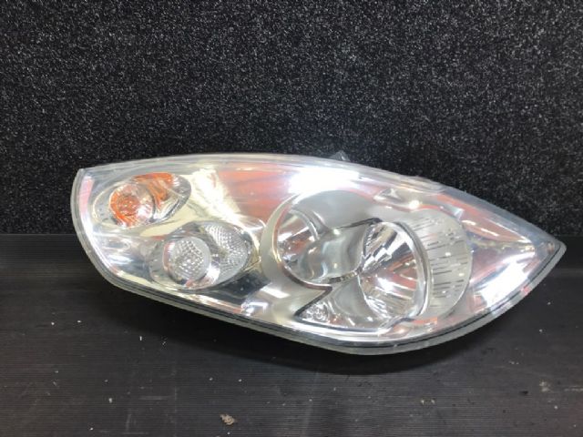 R Headlight